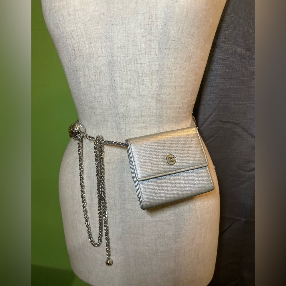 Chanel Sevruga Silver Compact Wallet 🩶